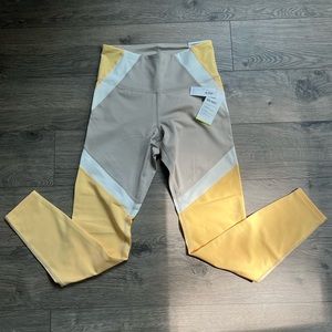 Women’s Old Navy Active Leggings High Rise Go Dry M